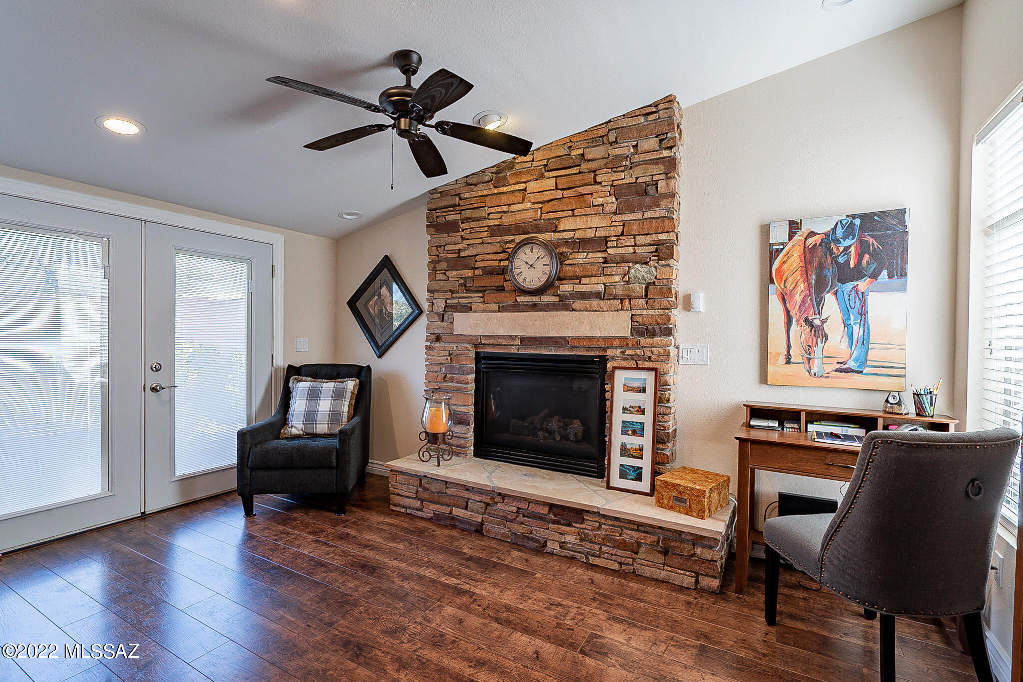 1565 E Broken Bow Way