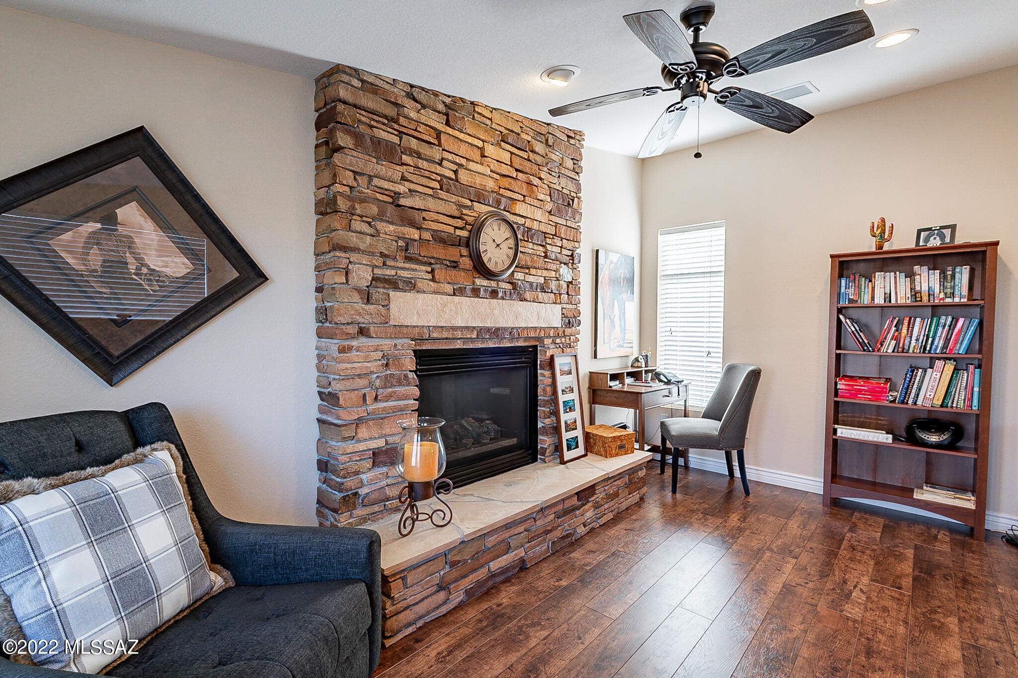 1565 E Broken Bow Way