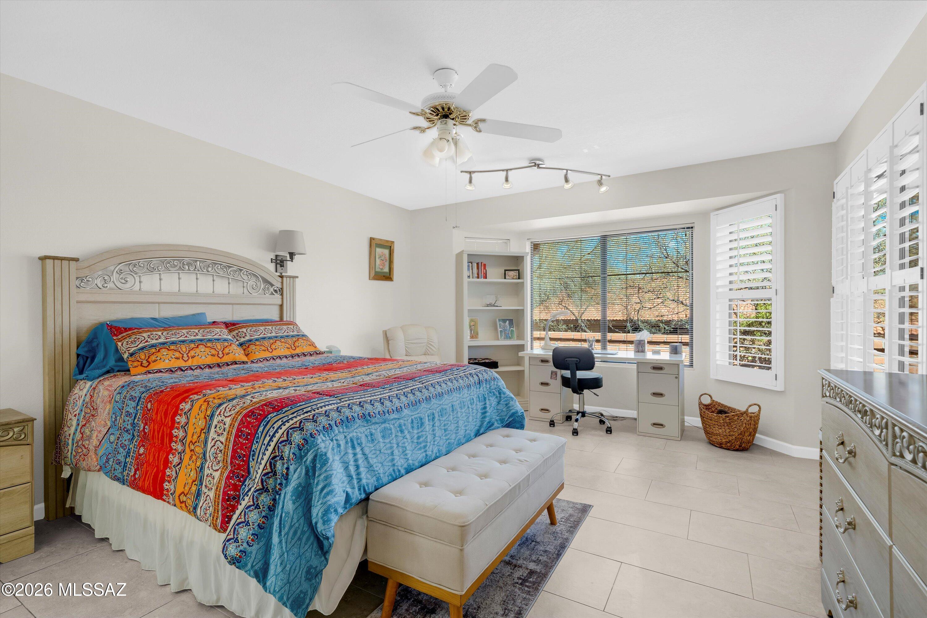 14376 N Spanish Garden Lane