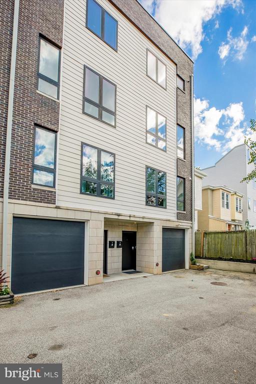 3831 TERRACE STREET Unit: I