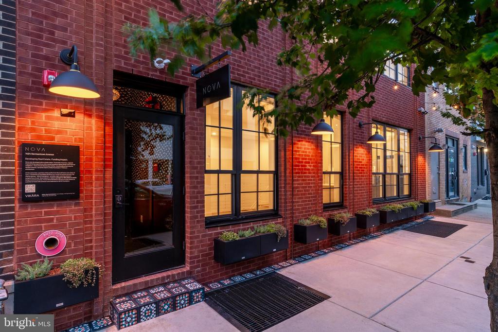 1424 GERMANTOWN AVENUE