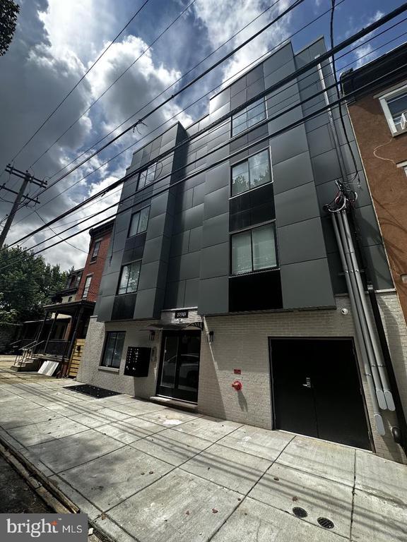 890 N 42ND STREET
