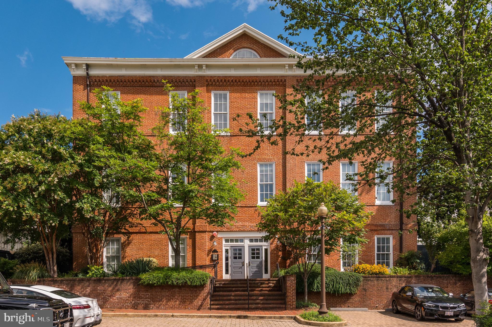 2735 Olive St NW #4
