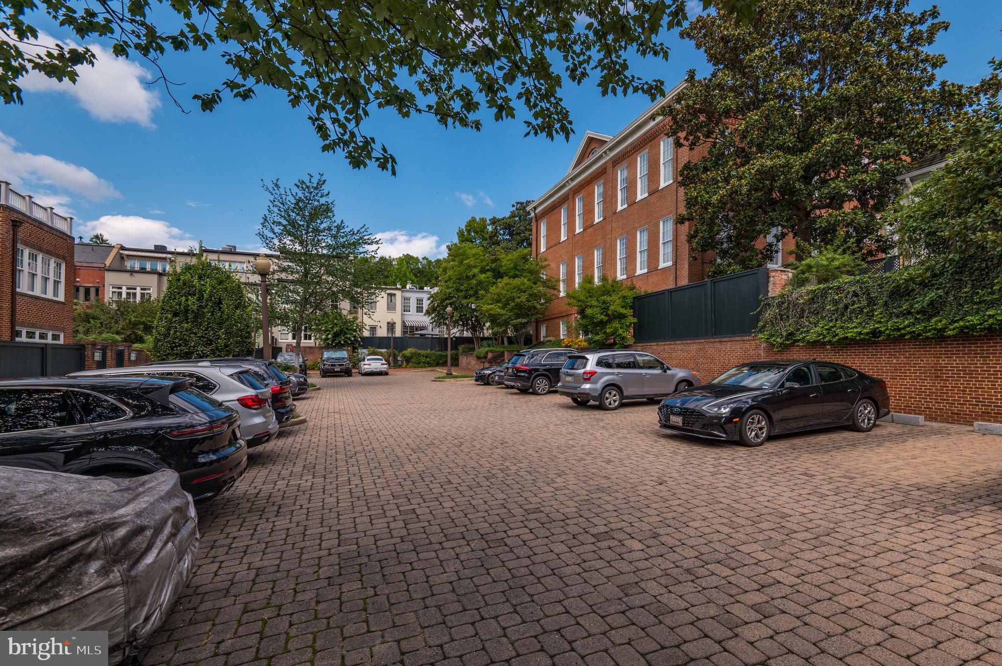 2735 Olive St NW #4
