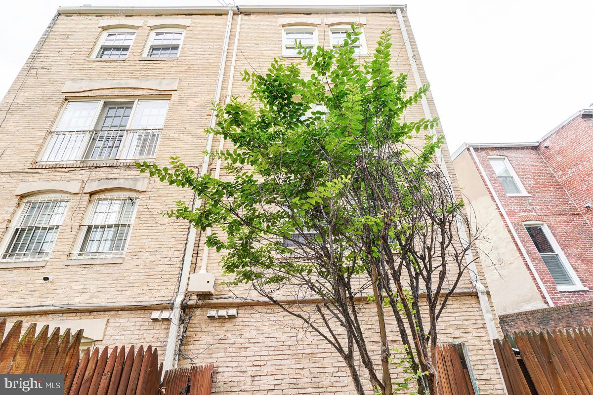 225 C St NE #63