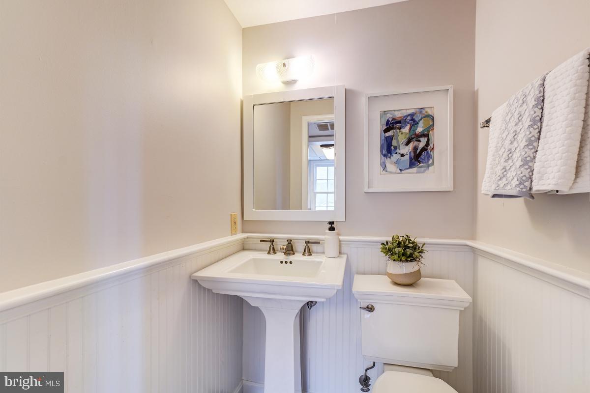 225 C St NE #63