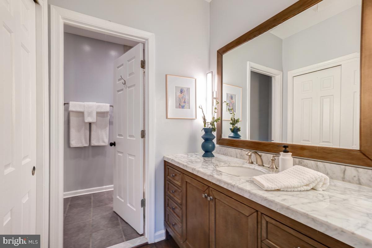 225 C St NE #63