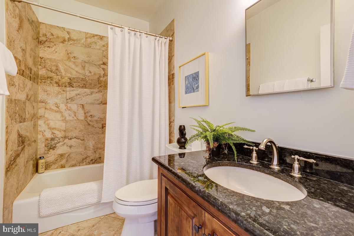 225 C St NE #63