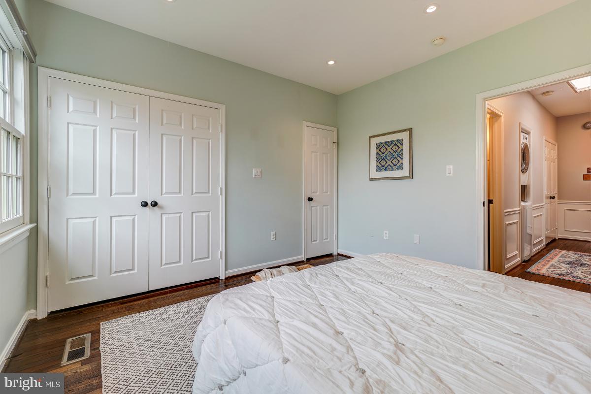 225 C St NE #63