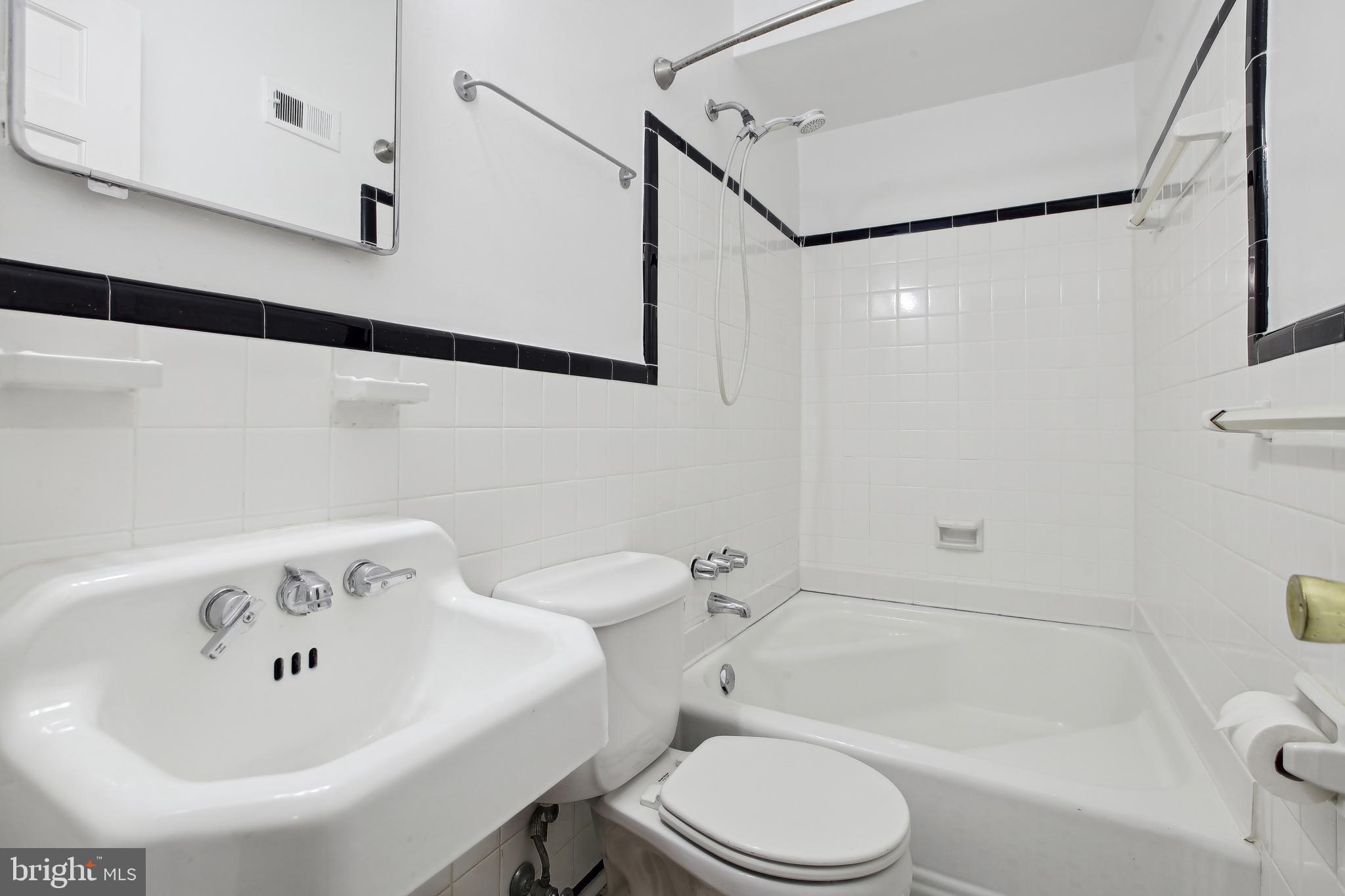 2431 I St NW