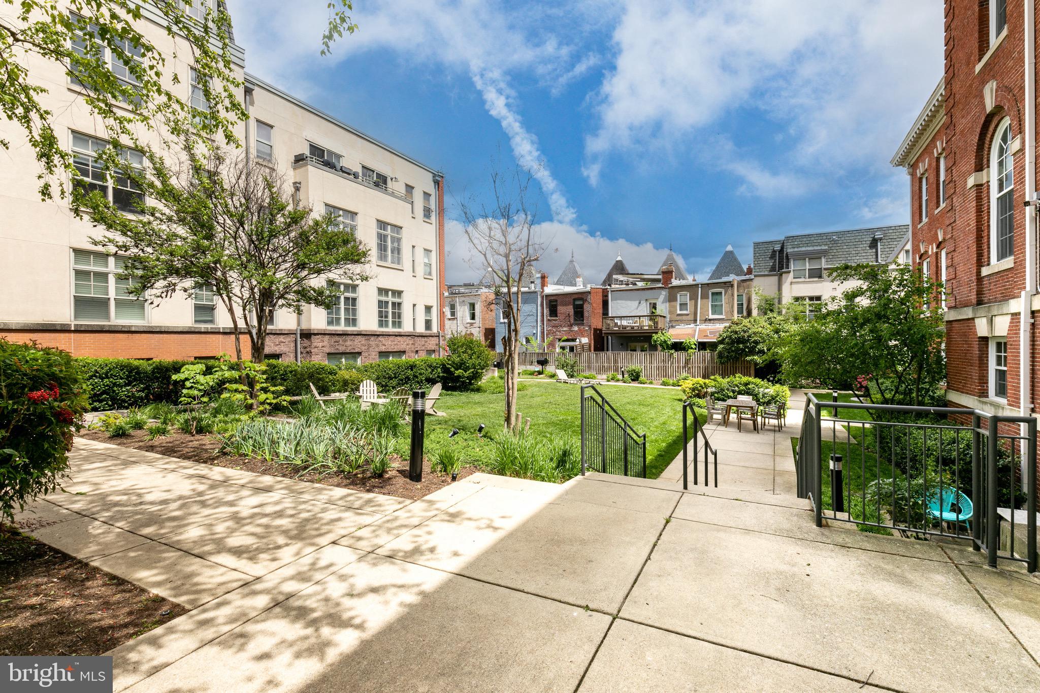150 V St NW #V305