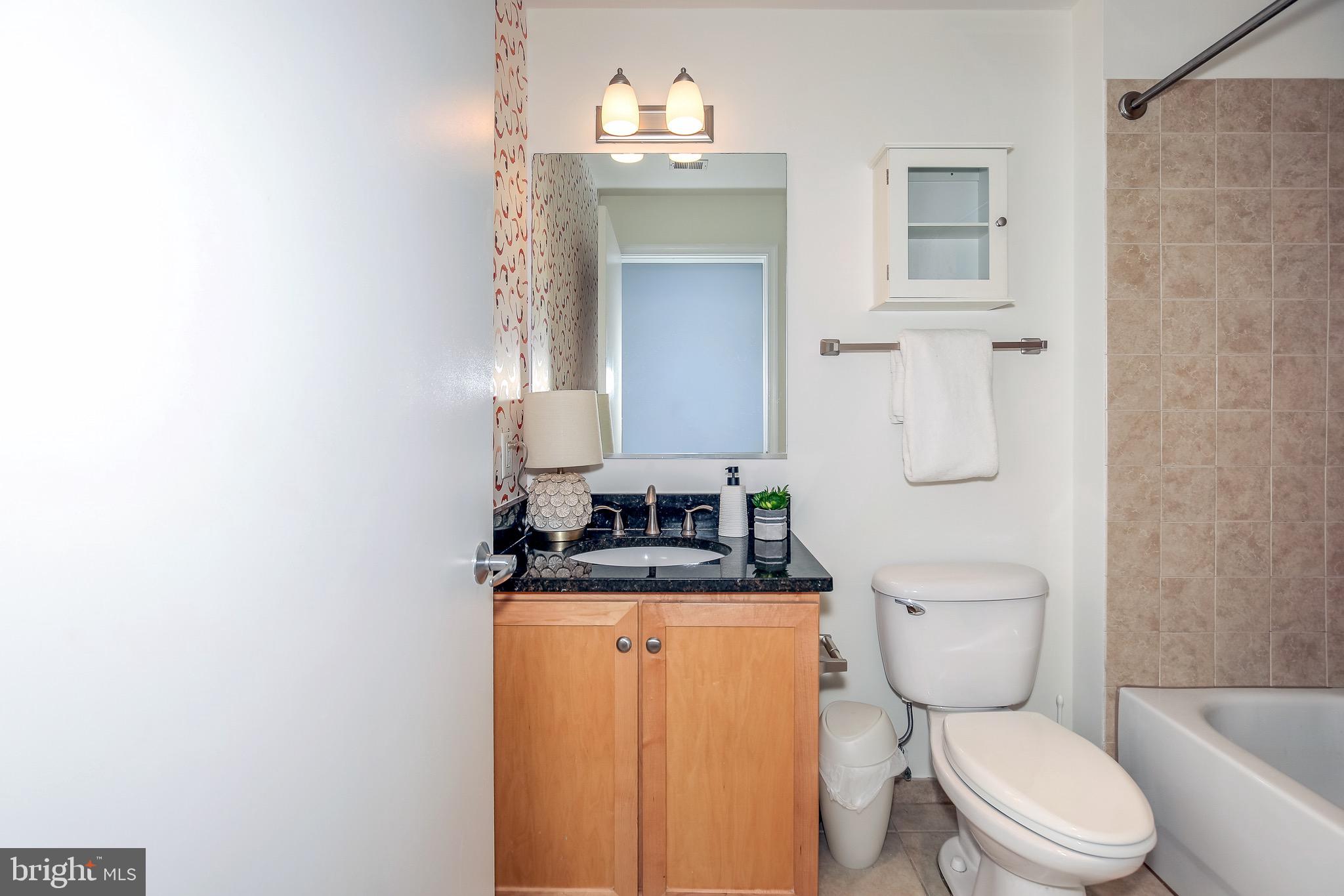 150 V St NW #V305