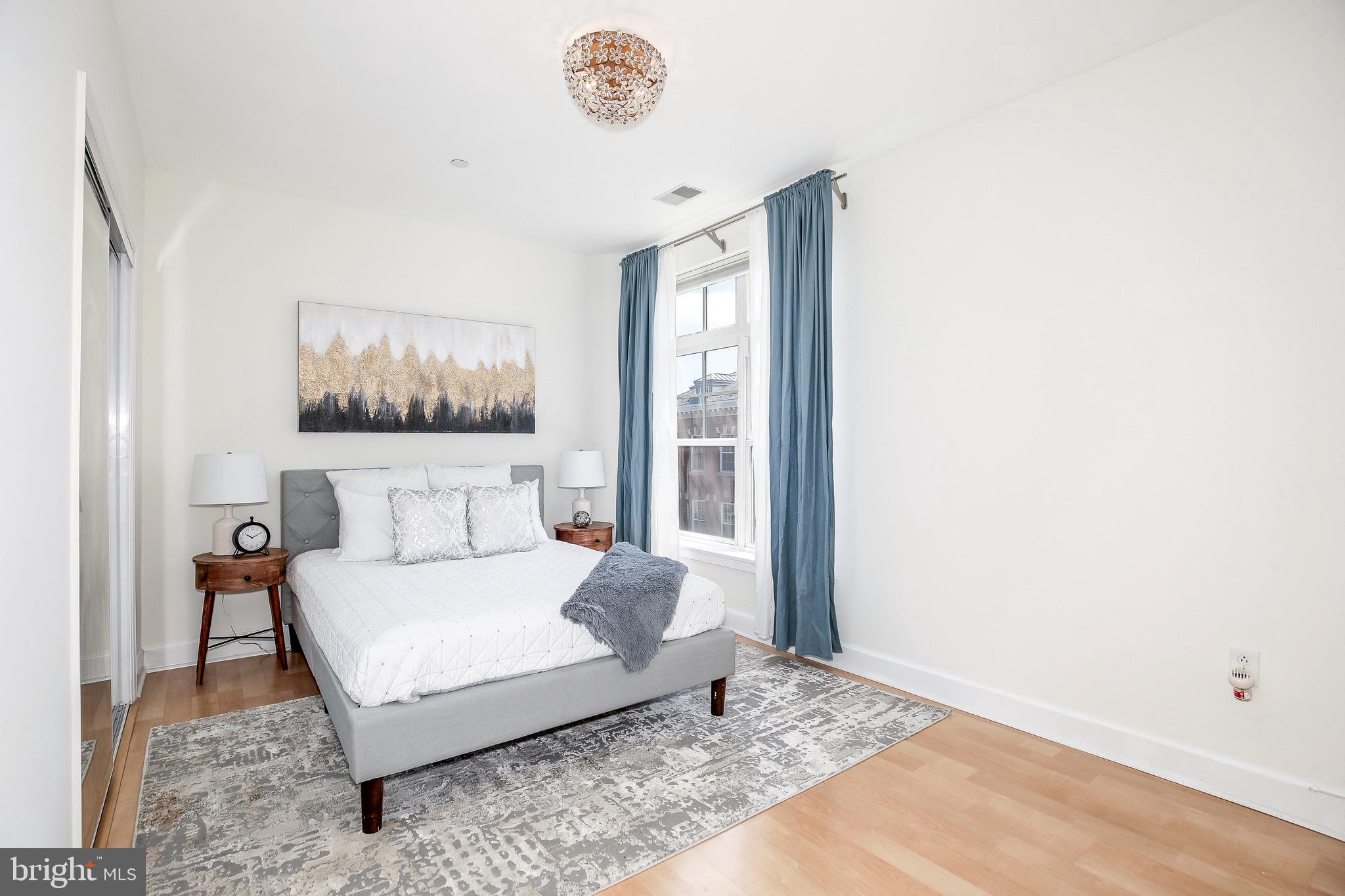 150 V St NW #V305