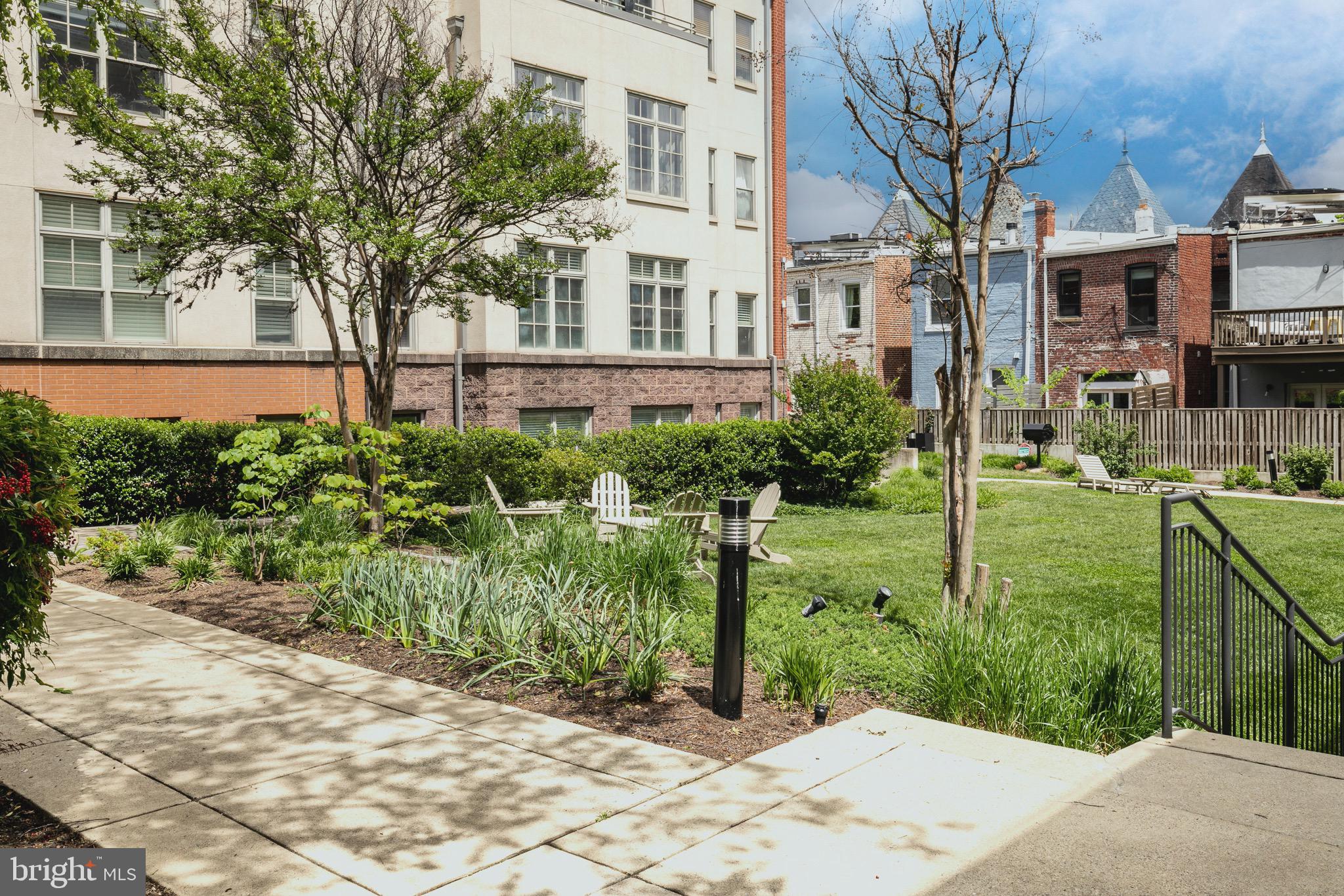 150 V St NW #V305