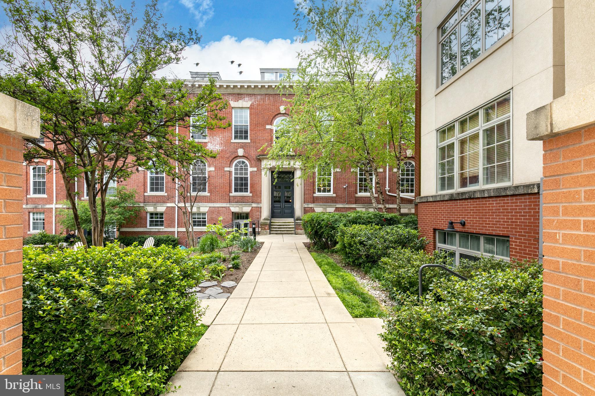 150 V St NW #V305