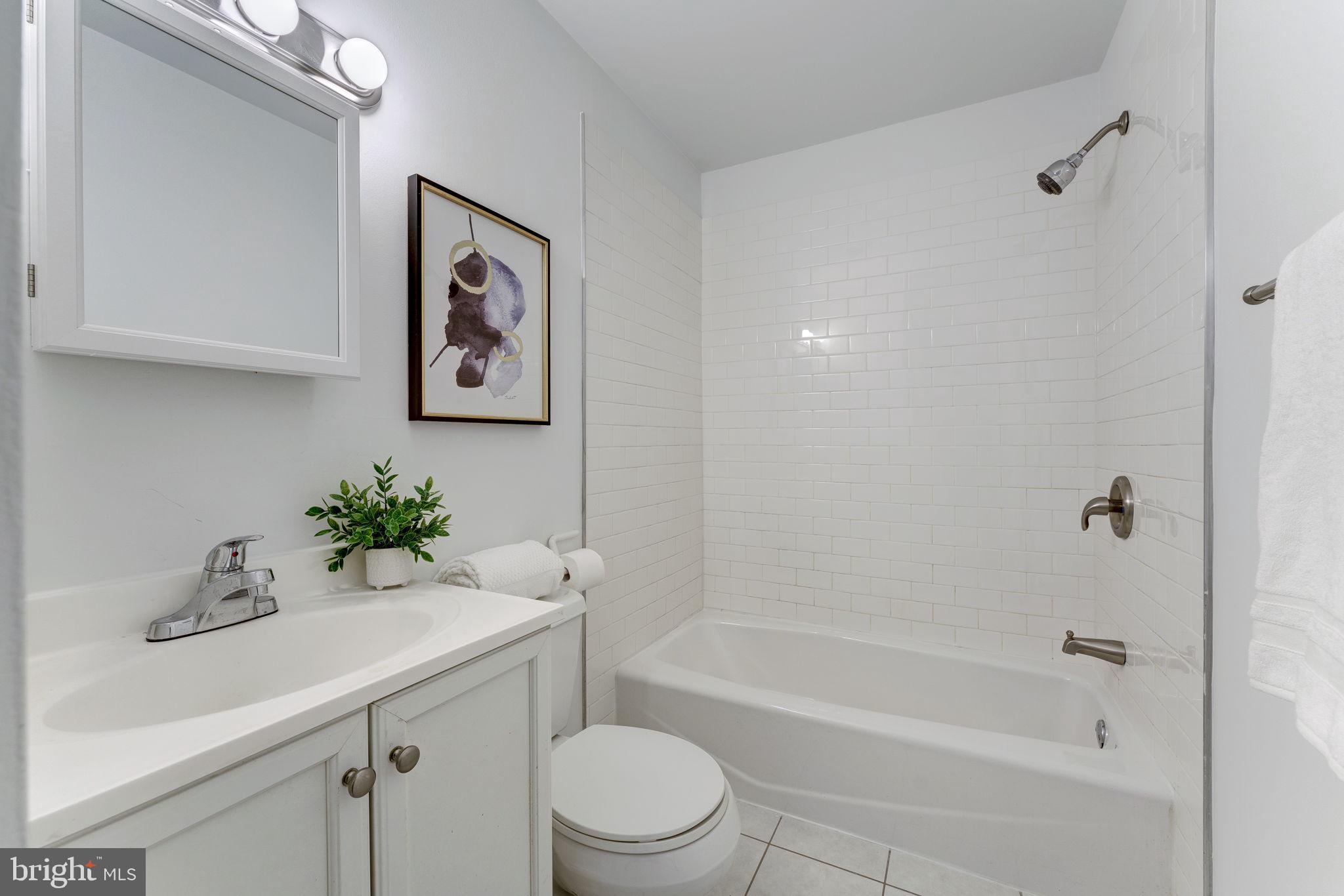 1316 New Hampshire Ave NW #703