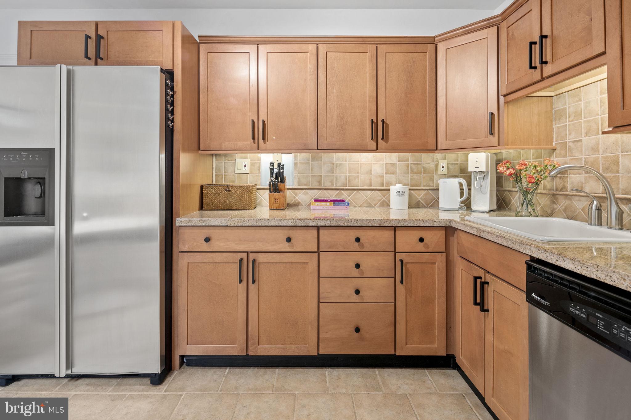 4100 Cathedral Ave NW #716