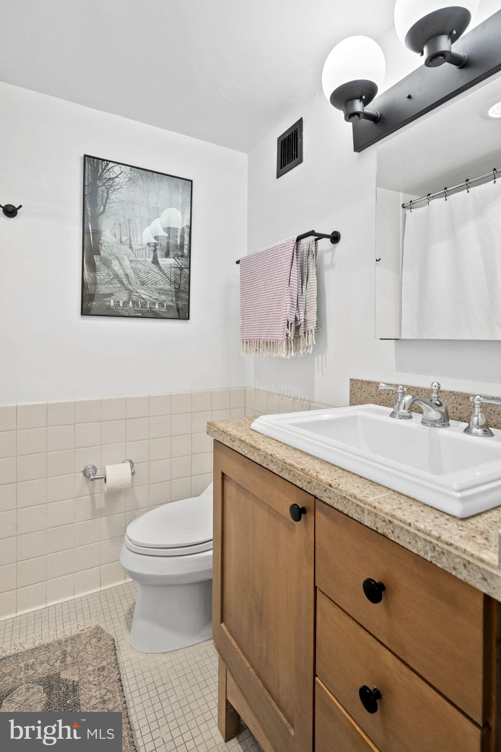 4100 Cathedral Ave NW #716