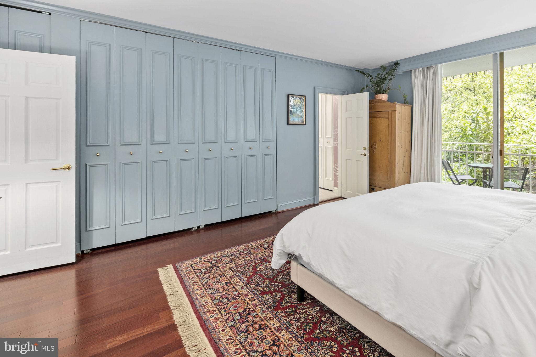 4100 Cathedral Ave NW #716