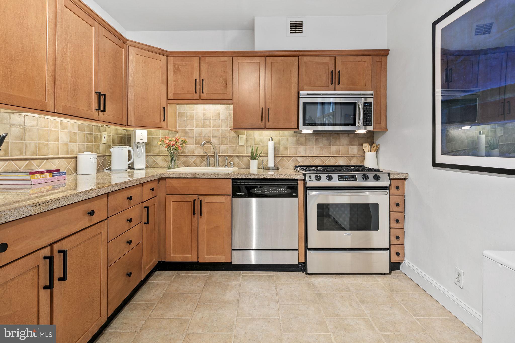 4100 Cathedral Ave NW #716