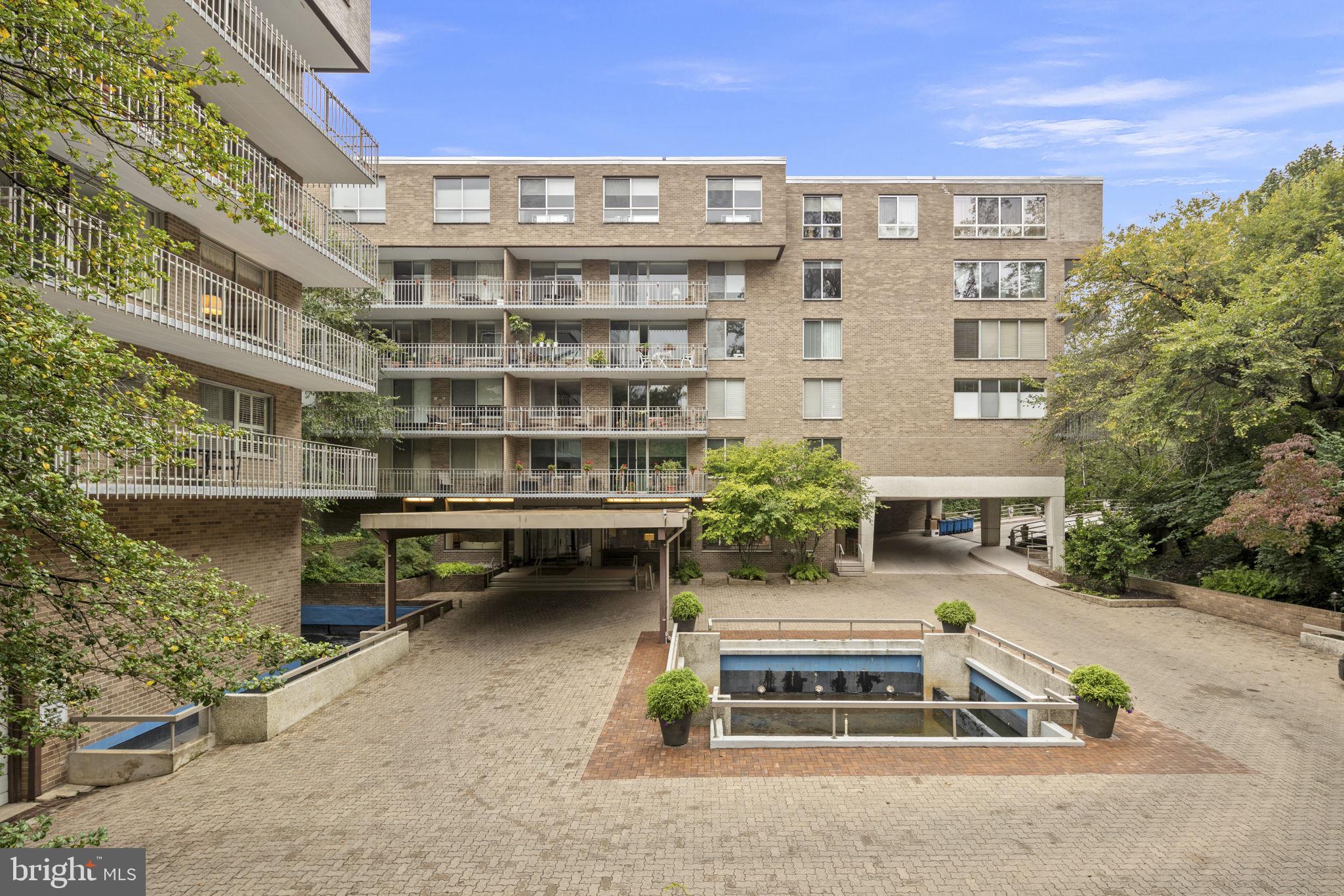 4100 Cathedral Ave NW #716