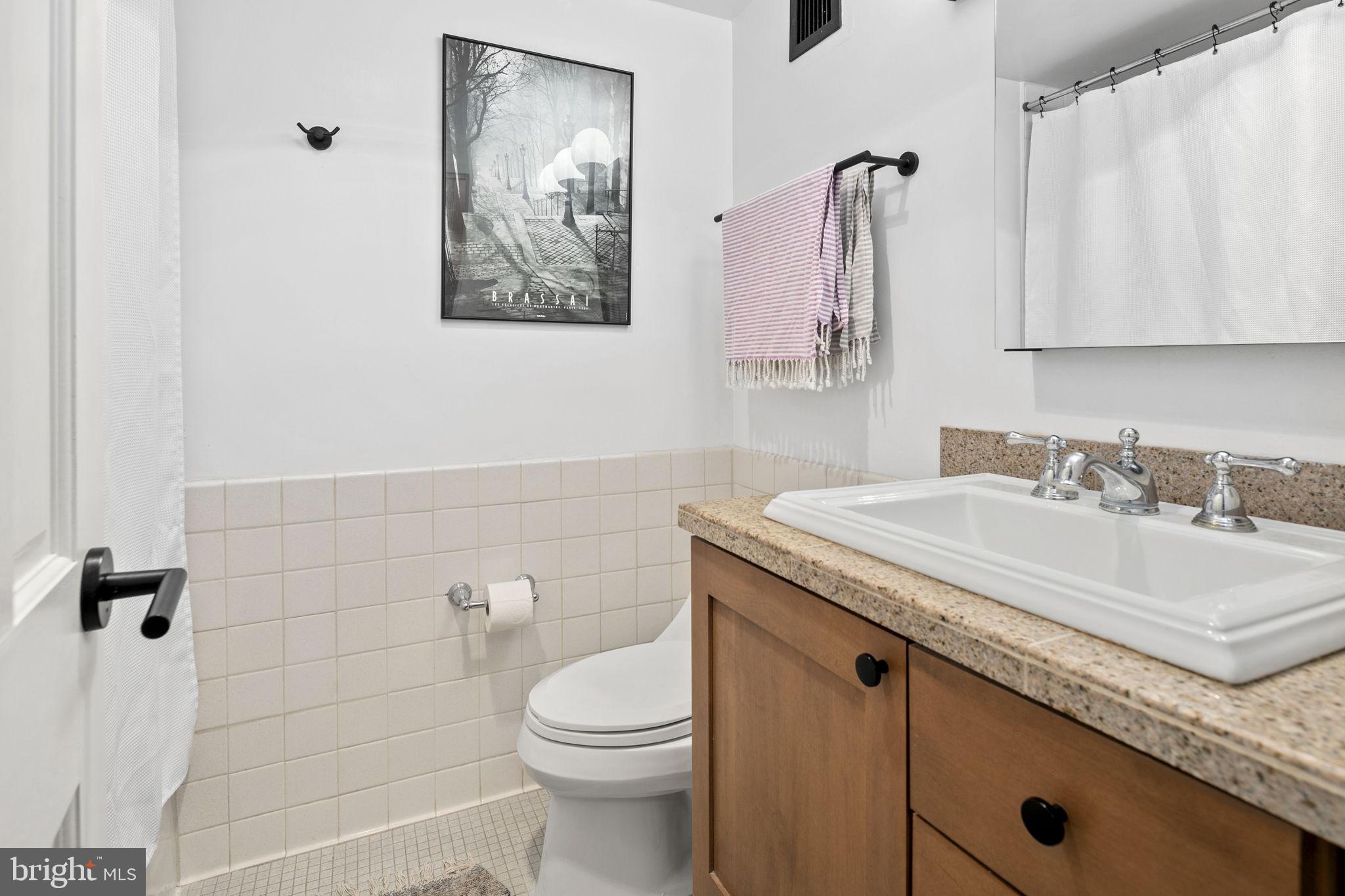 4100 Cathedral Ave NW #716