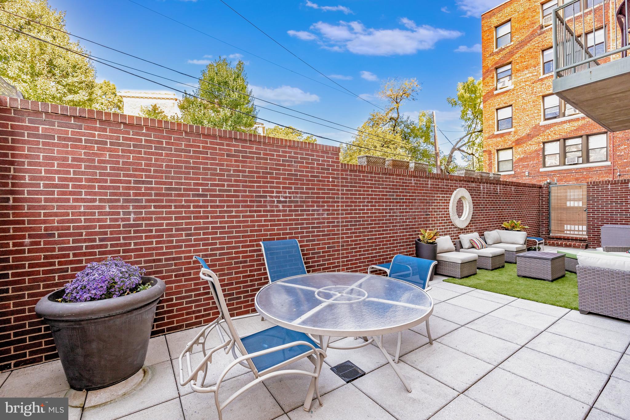 4025 Connecticut Ave NW #103