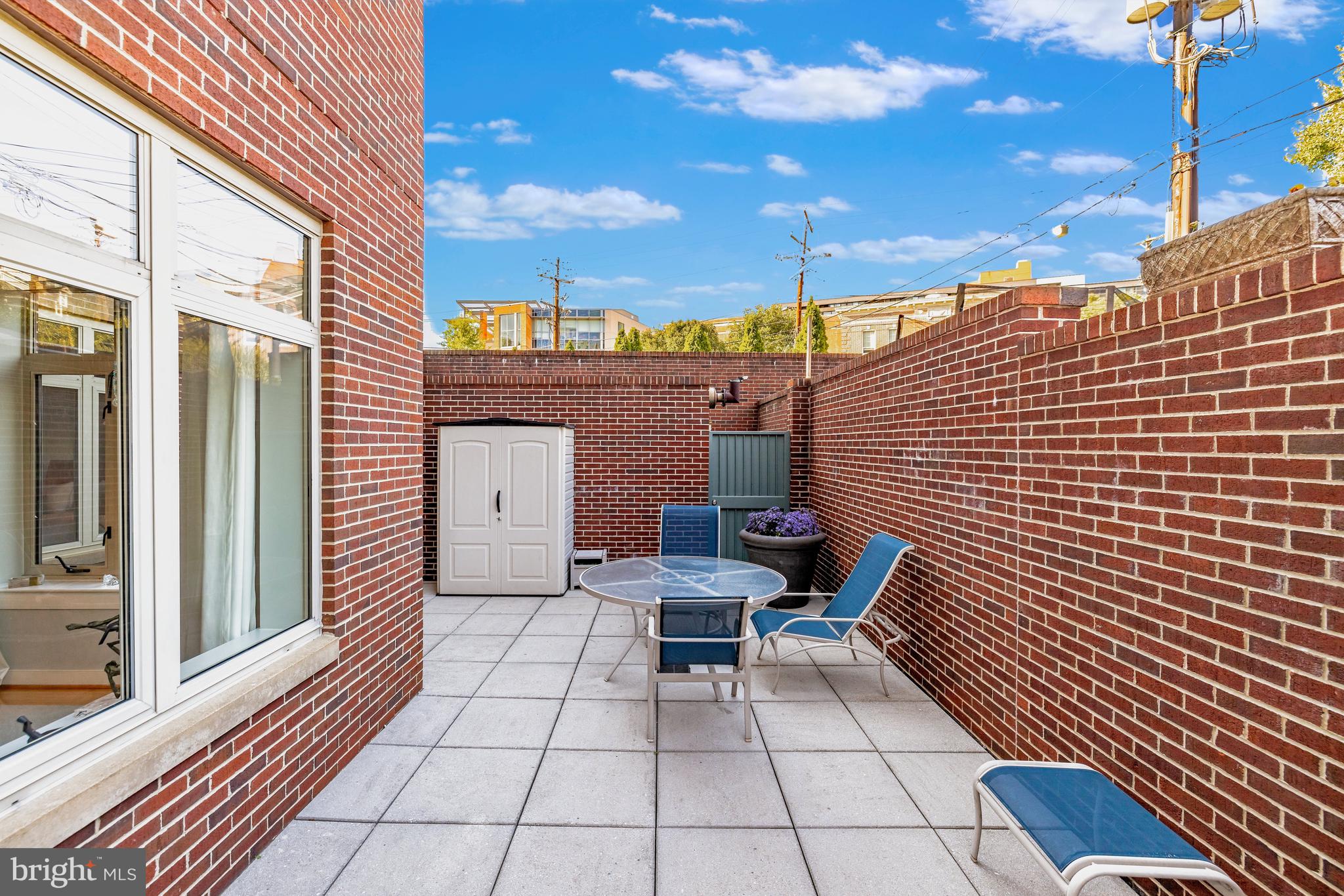 4025 Connecticut Ave NW #103