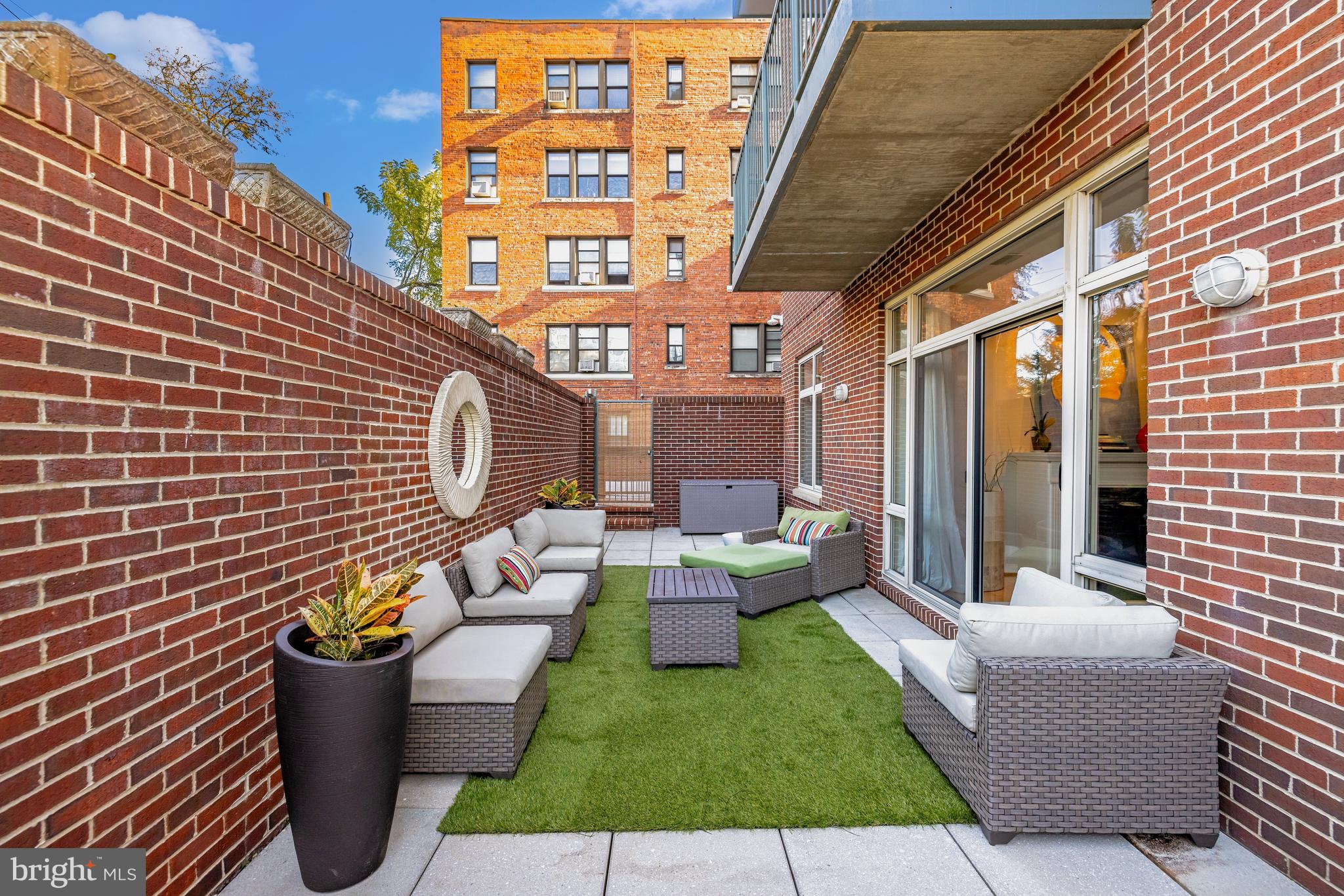 4025 Connecticut Ave NW #103