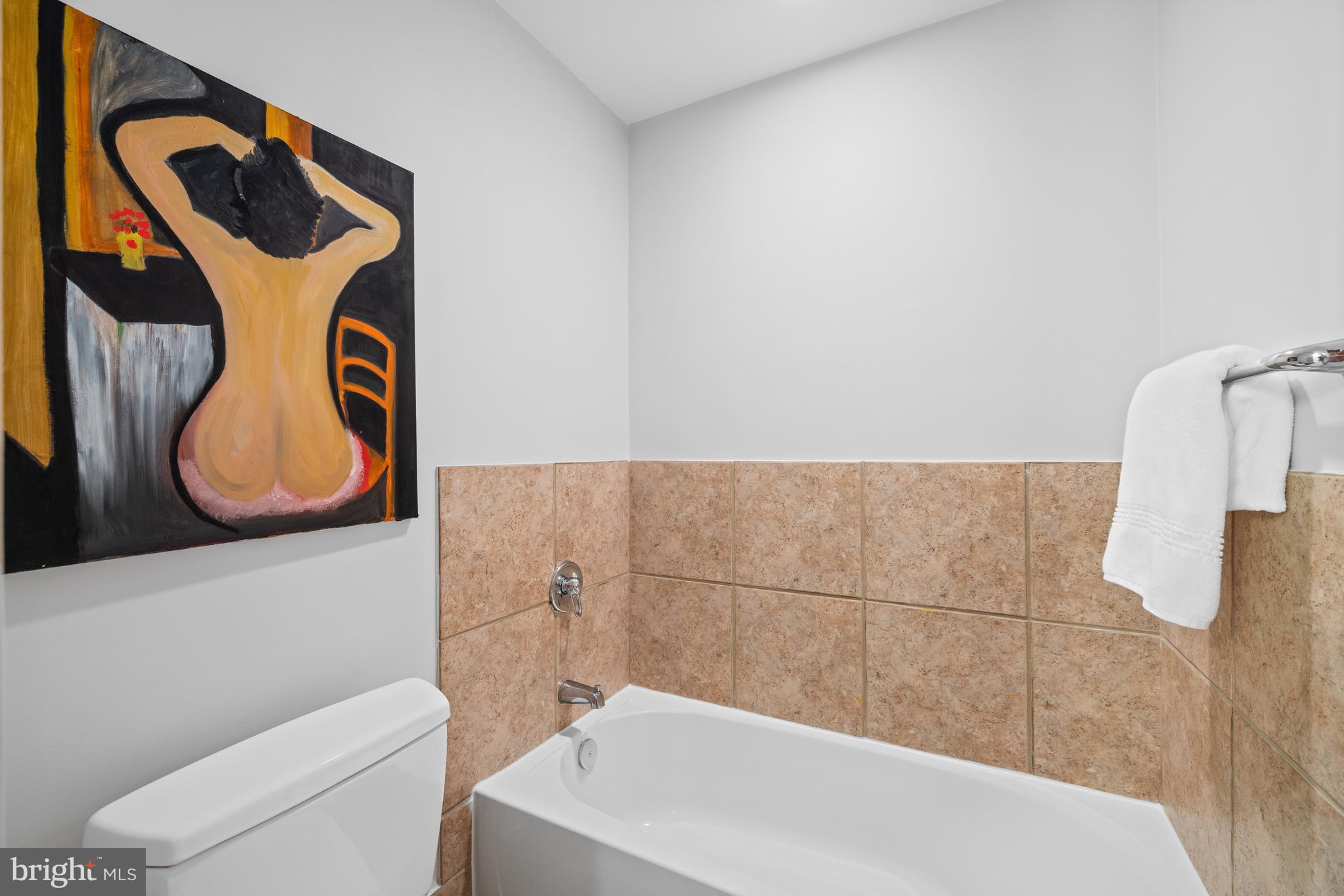 4025 Connecticut Ave NW #103