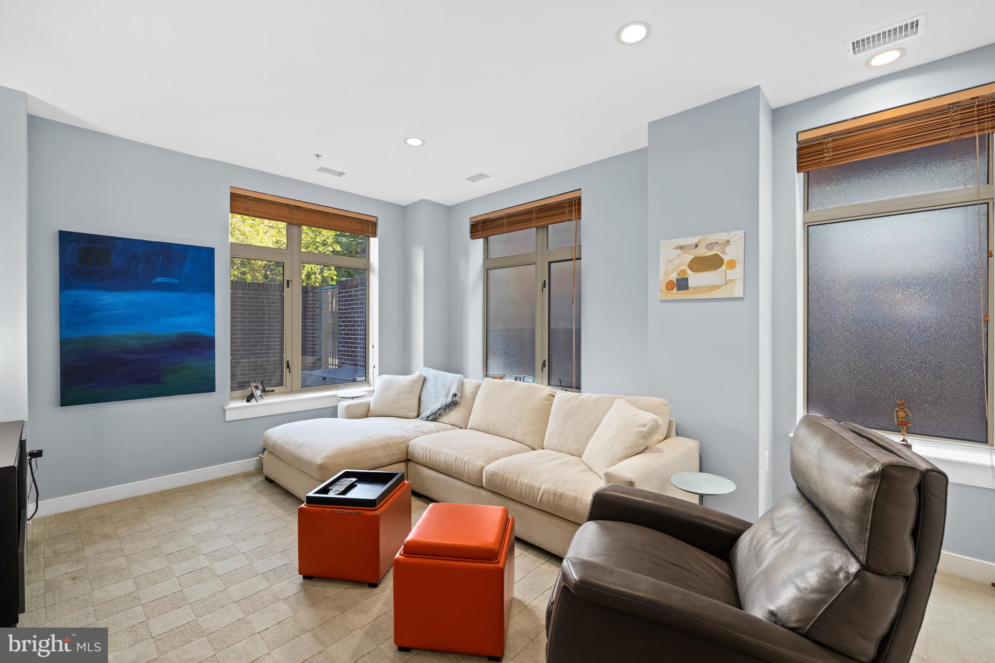 4025 Connecticut Ave NW #103