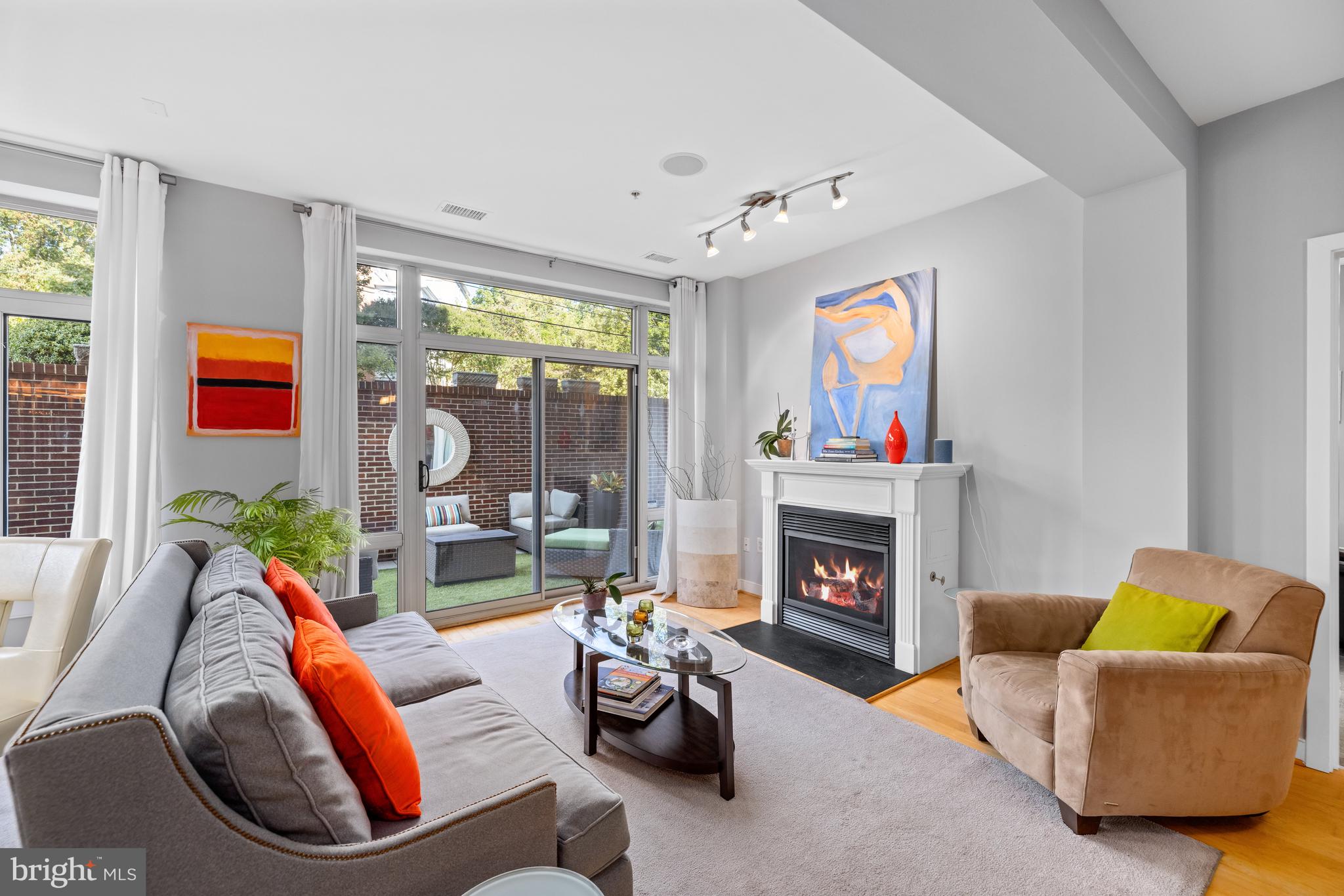 4025 Connecticut Ave NW #103