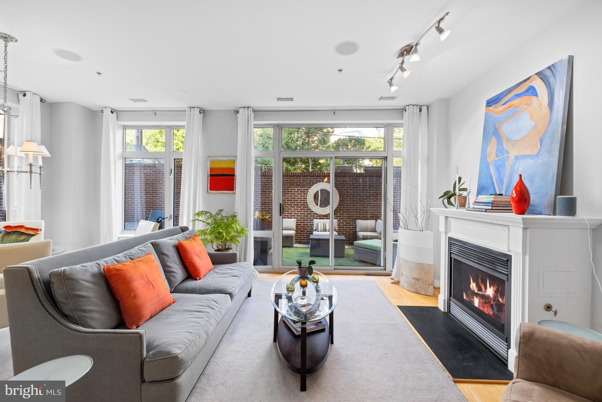 4025 Connecticut Ave NW #103