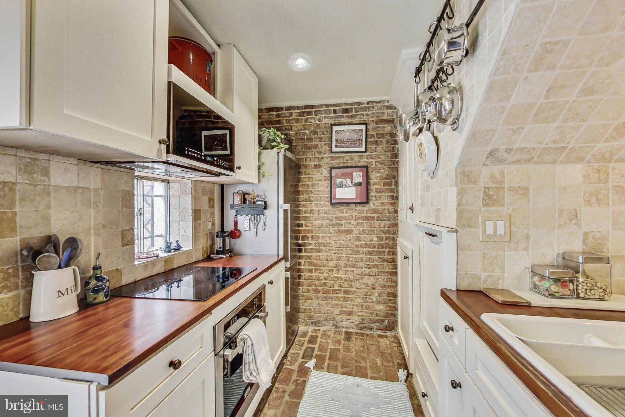 520 Archibald Walk SE