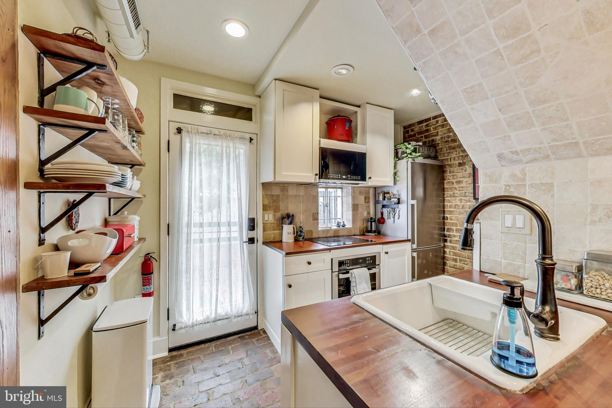 520 Archibald Walk SE