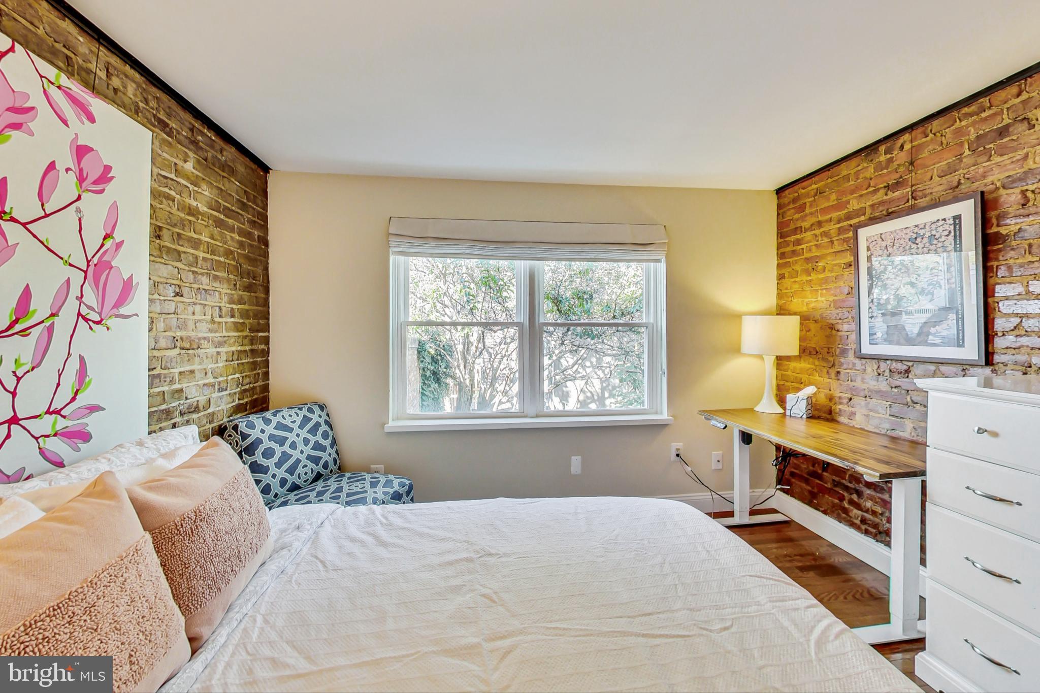 520 Archibald Walk SE