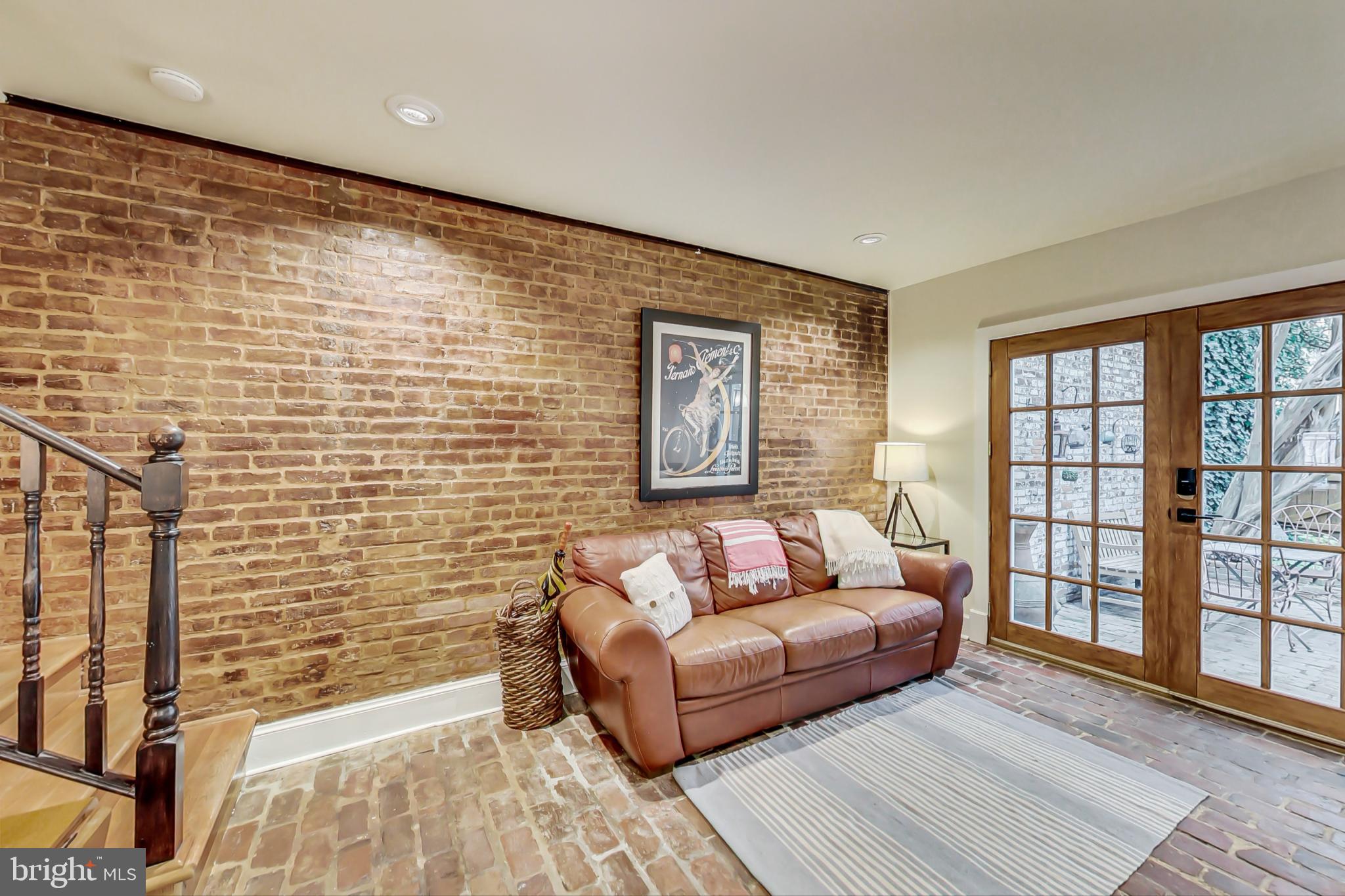 520 Archibald Walk SE