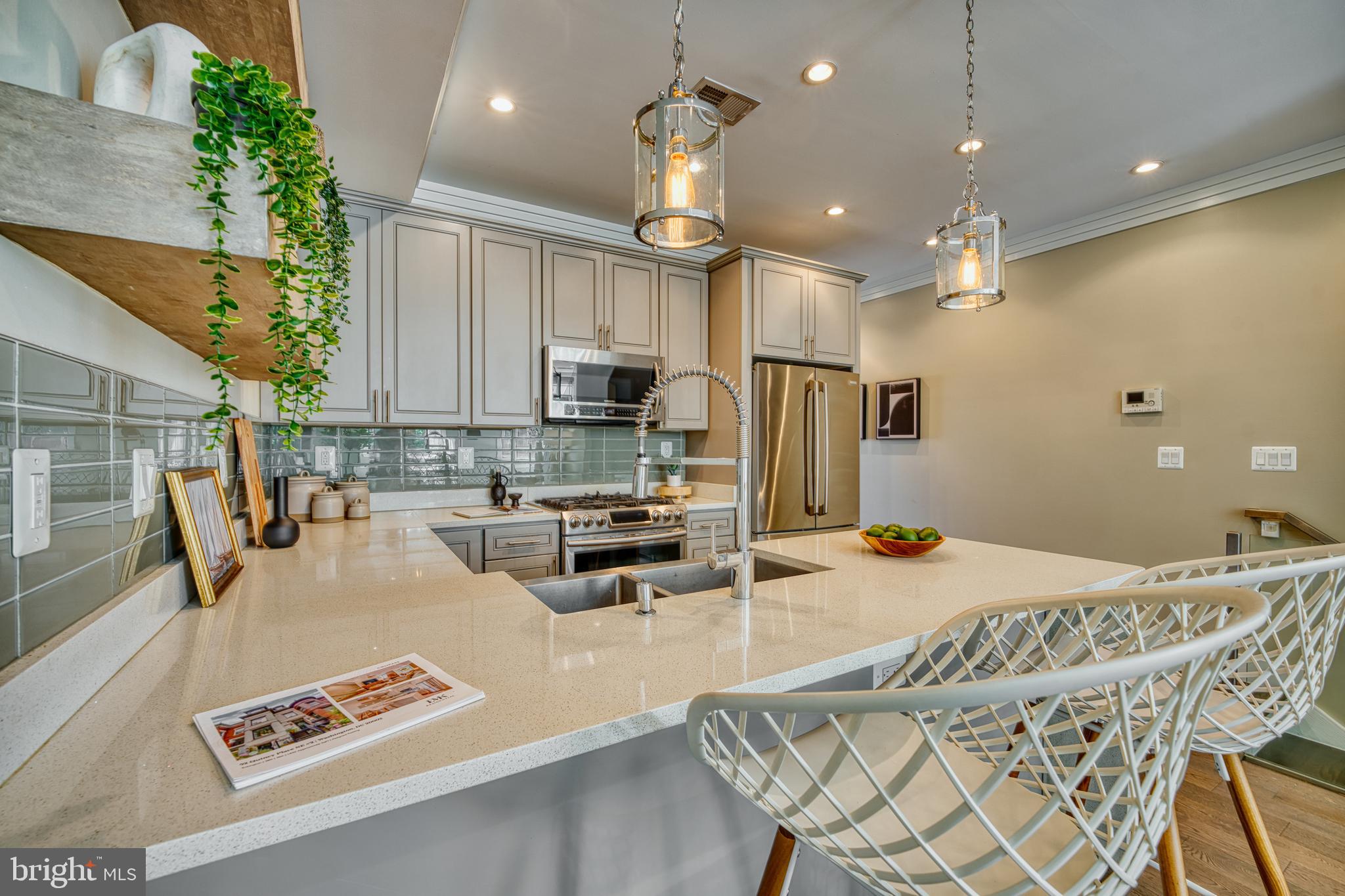 52 Quincy Pl NE #2