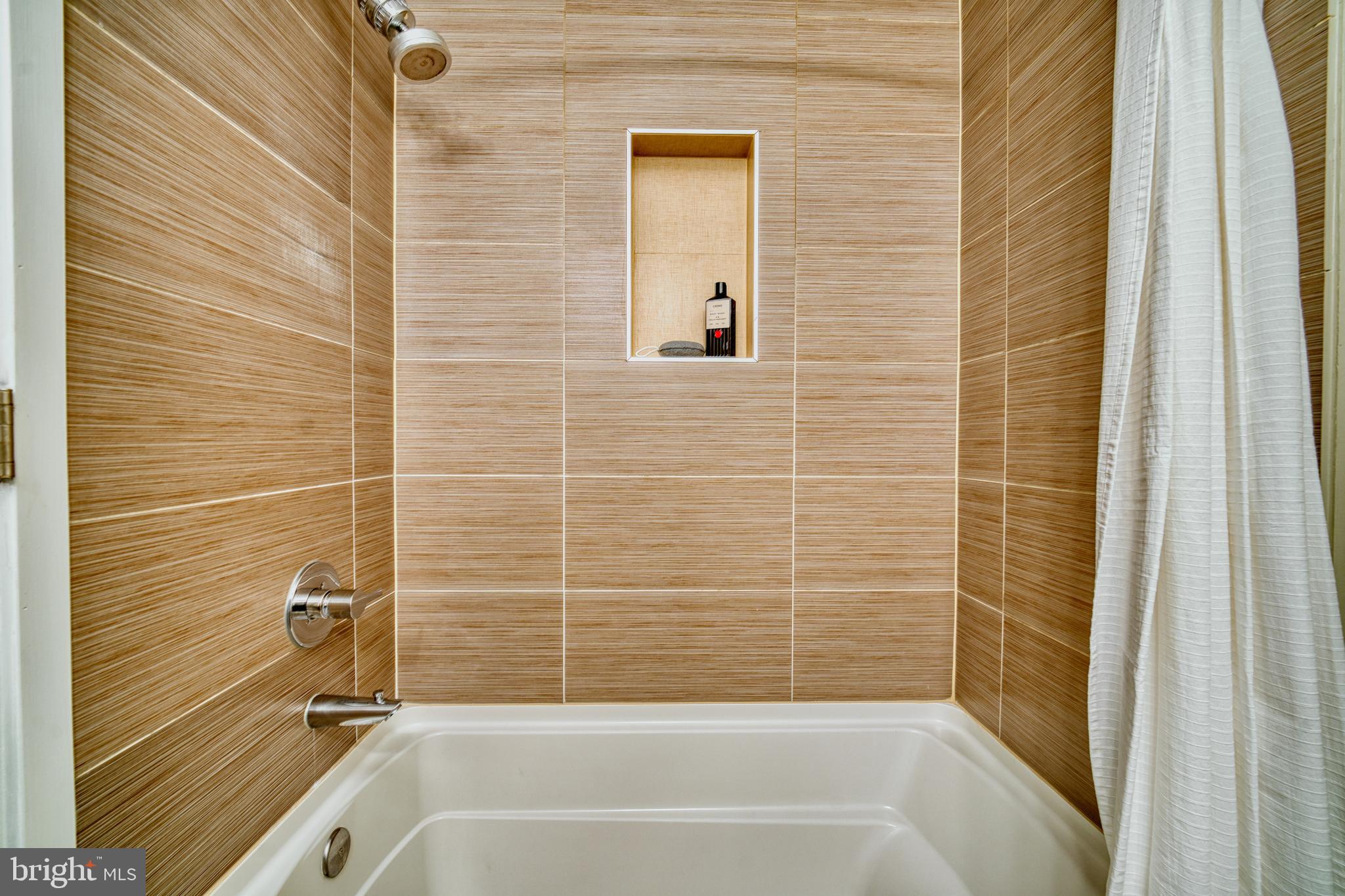 52 Quincy Pl NE #2