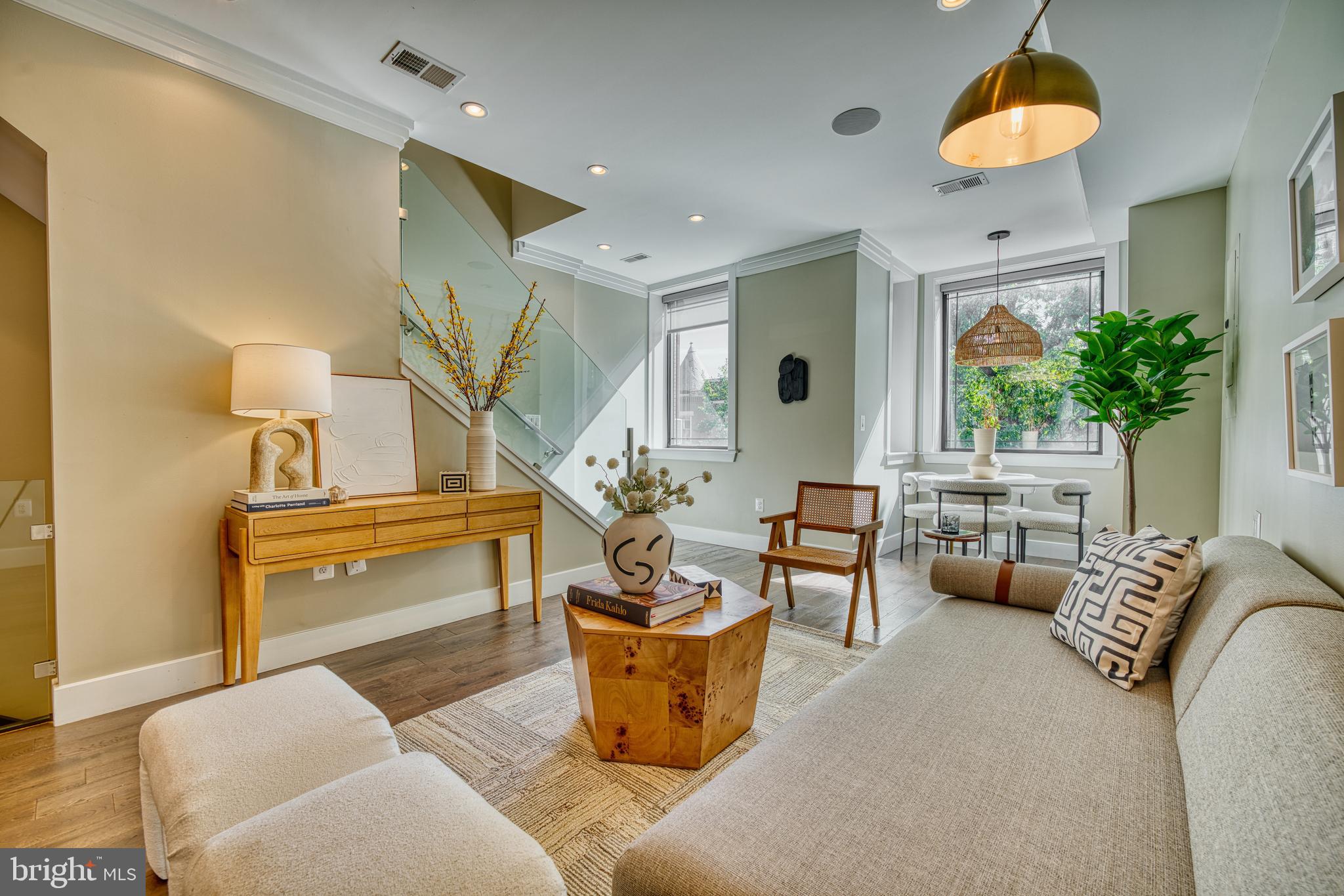 52 Quincy Pl NE #2