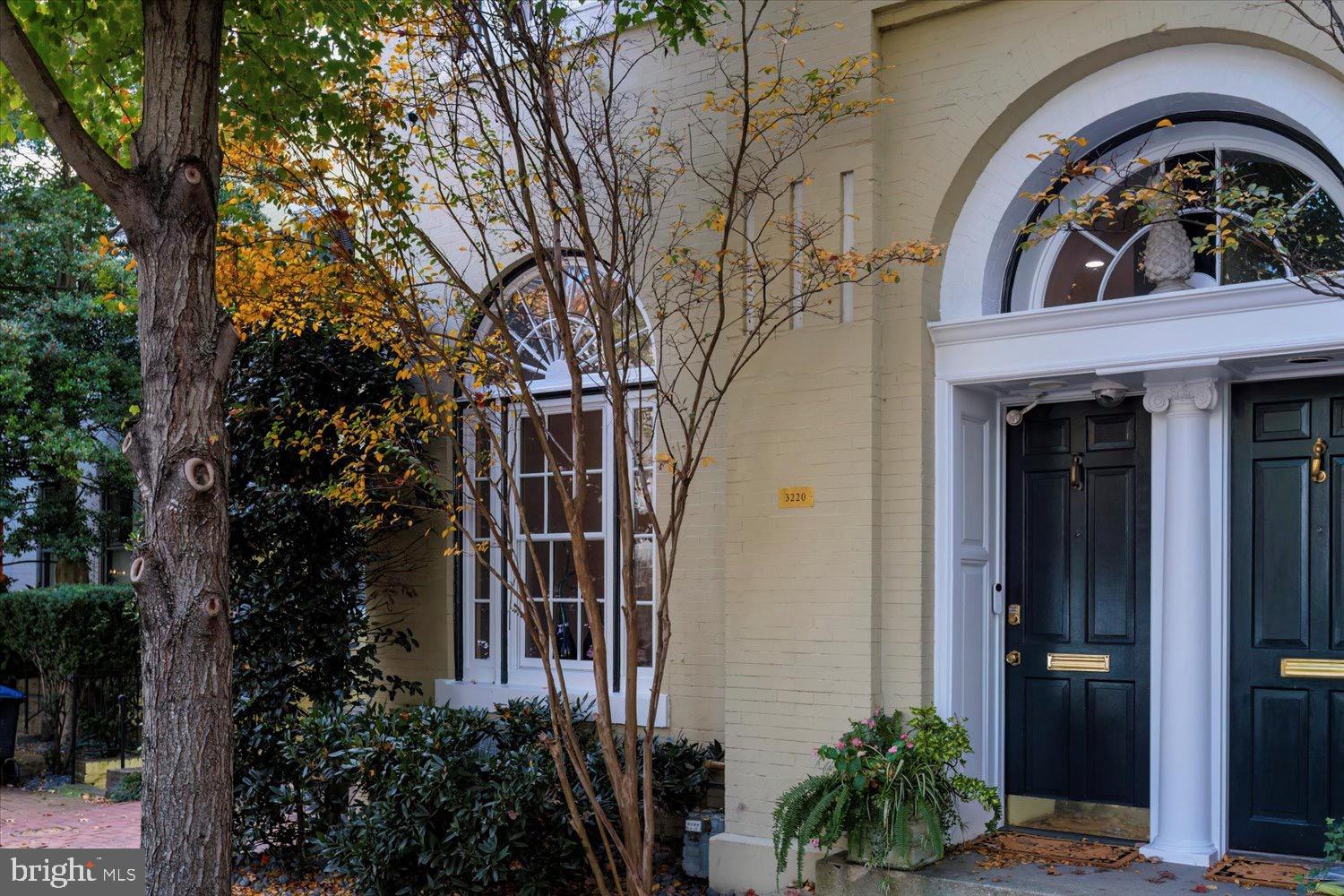 3220 Volta Pl NW