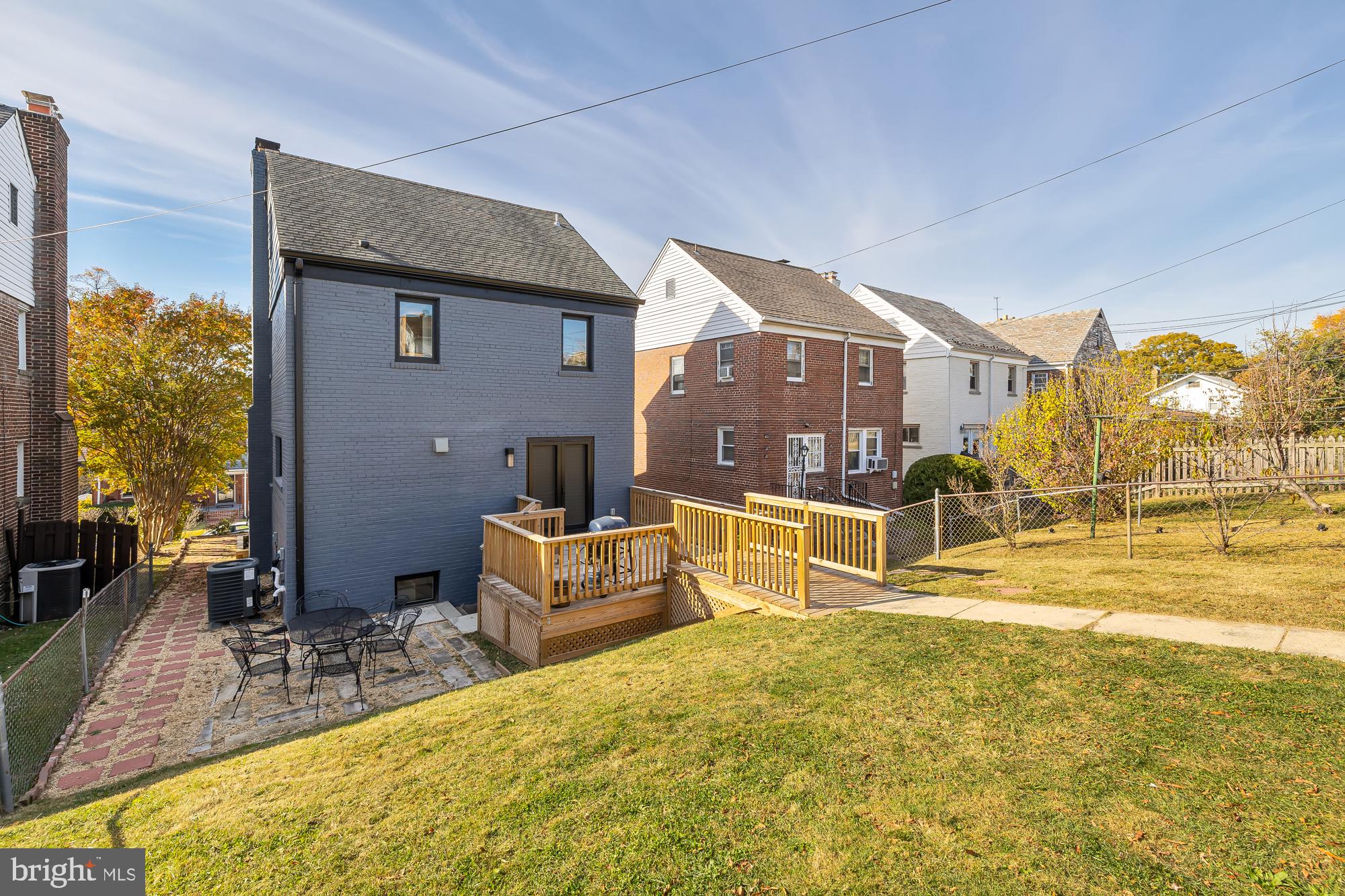 6431 2nd Pl NW