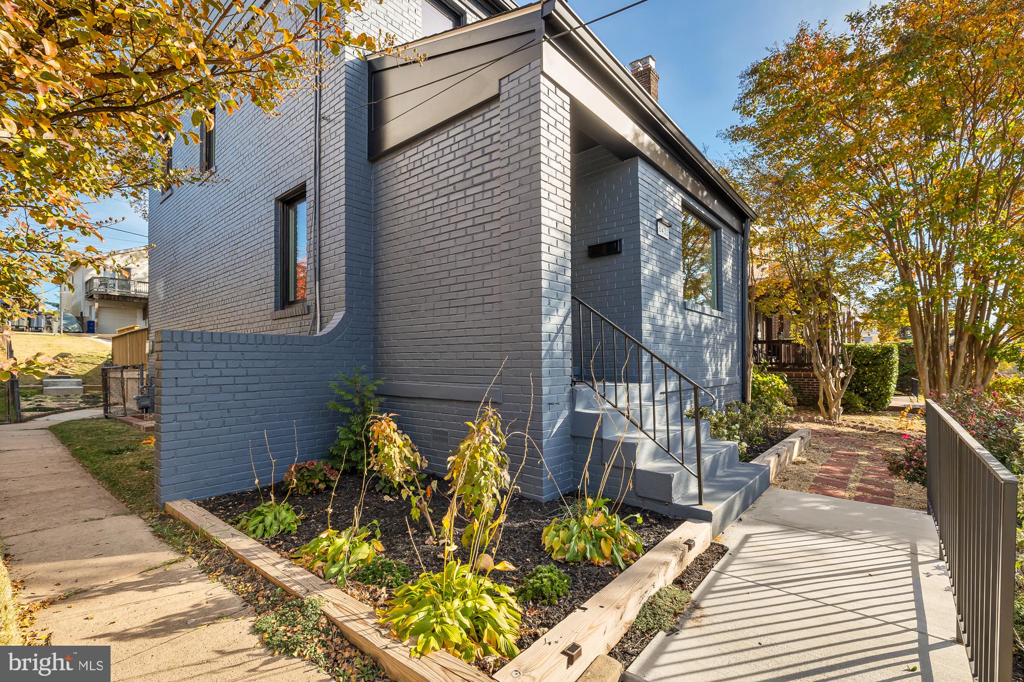 6431 2nd Pl NW