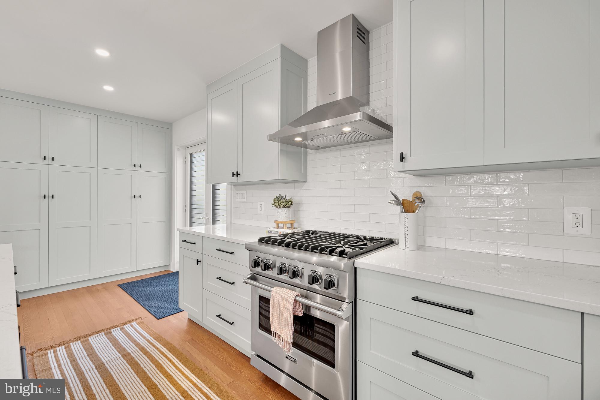 6431 2nd Pl NW