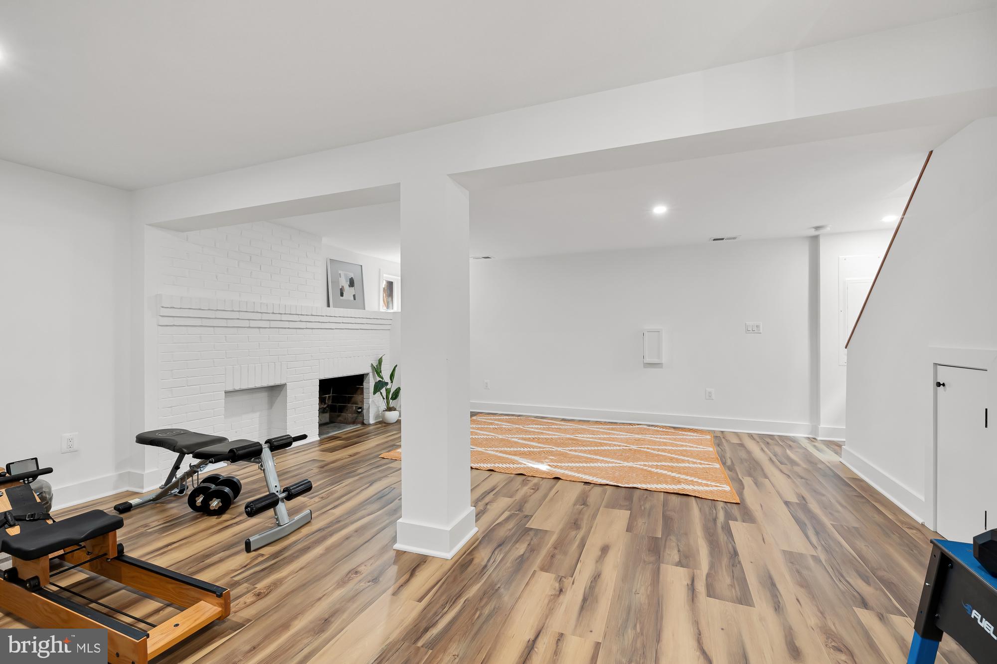 6431 2nd Pl NW