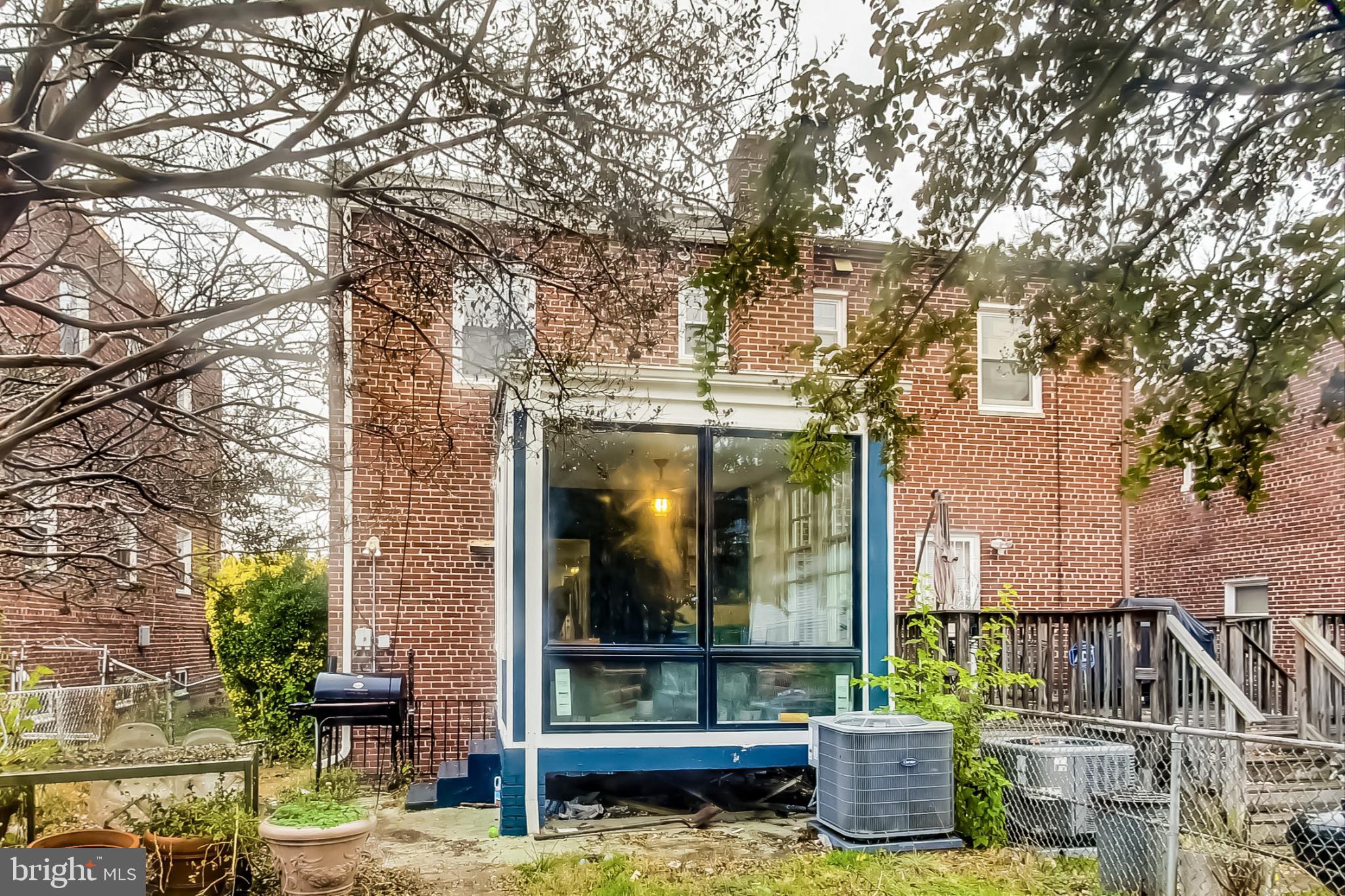 445 Madison St NE