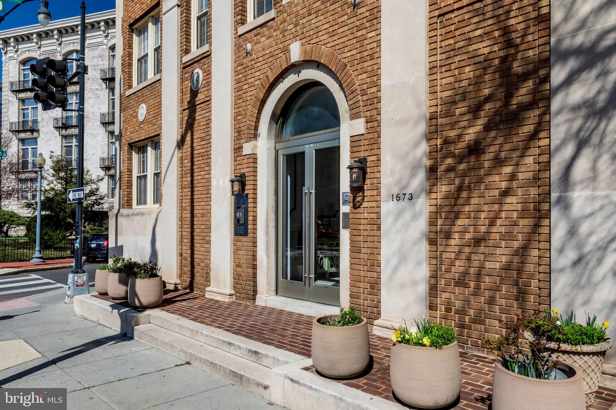 1673 Park Rd NW #202