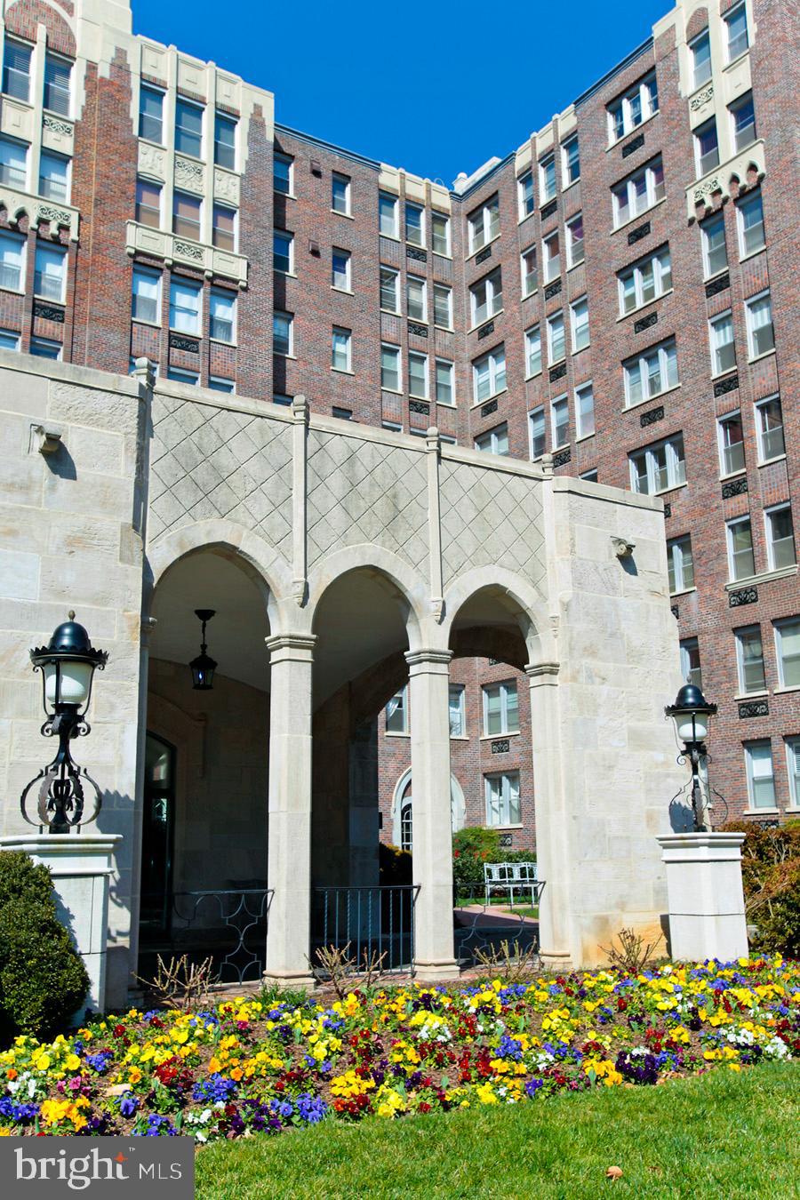 4000 Cathedral Ave NW #344-345b