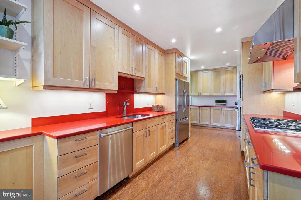 4000 Cathedral Ave NW #344-345b