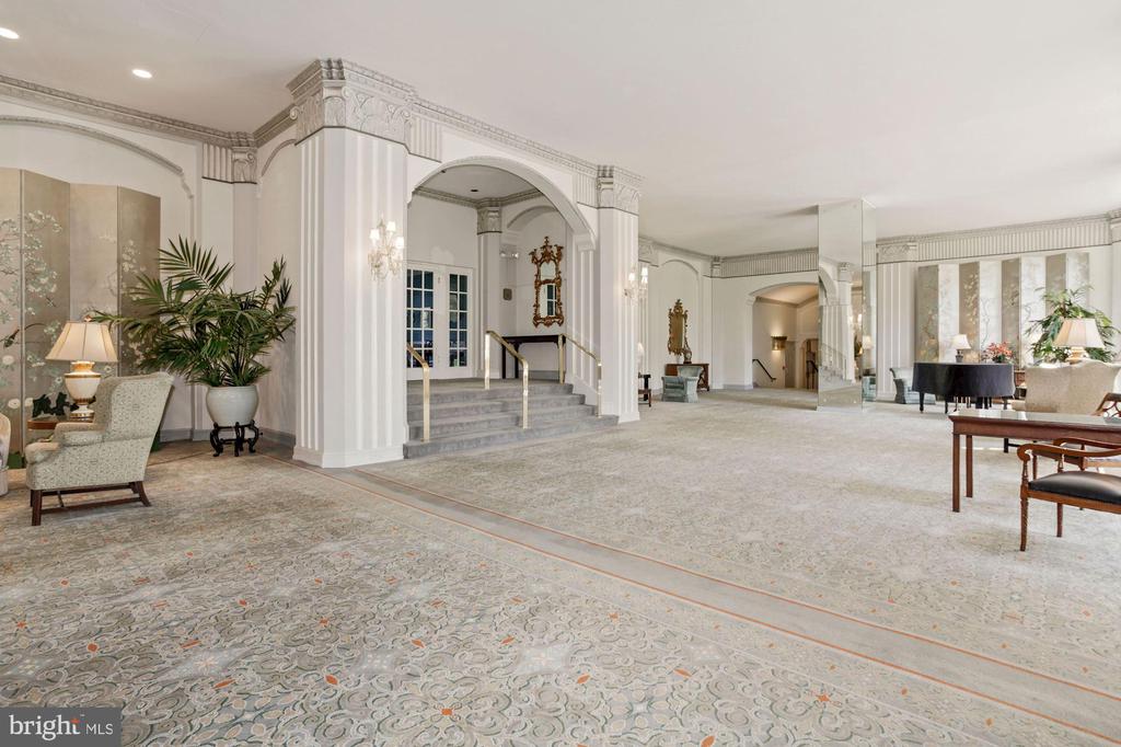 4000 Cathedral Ave NW #344-345b